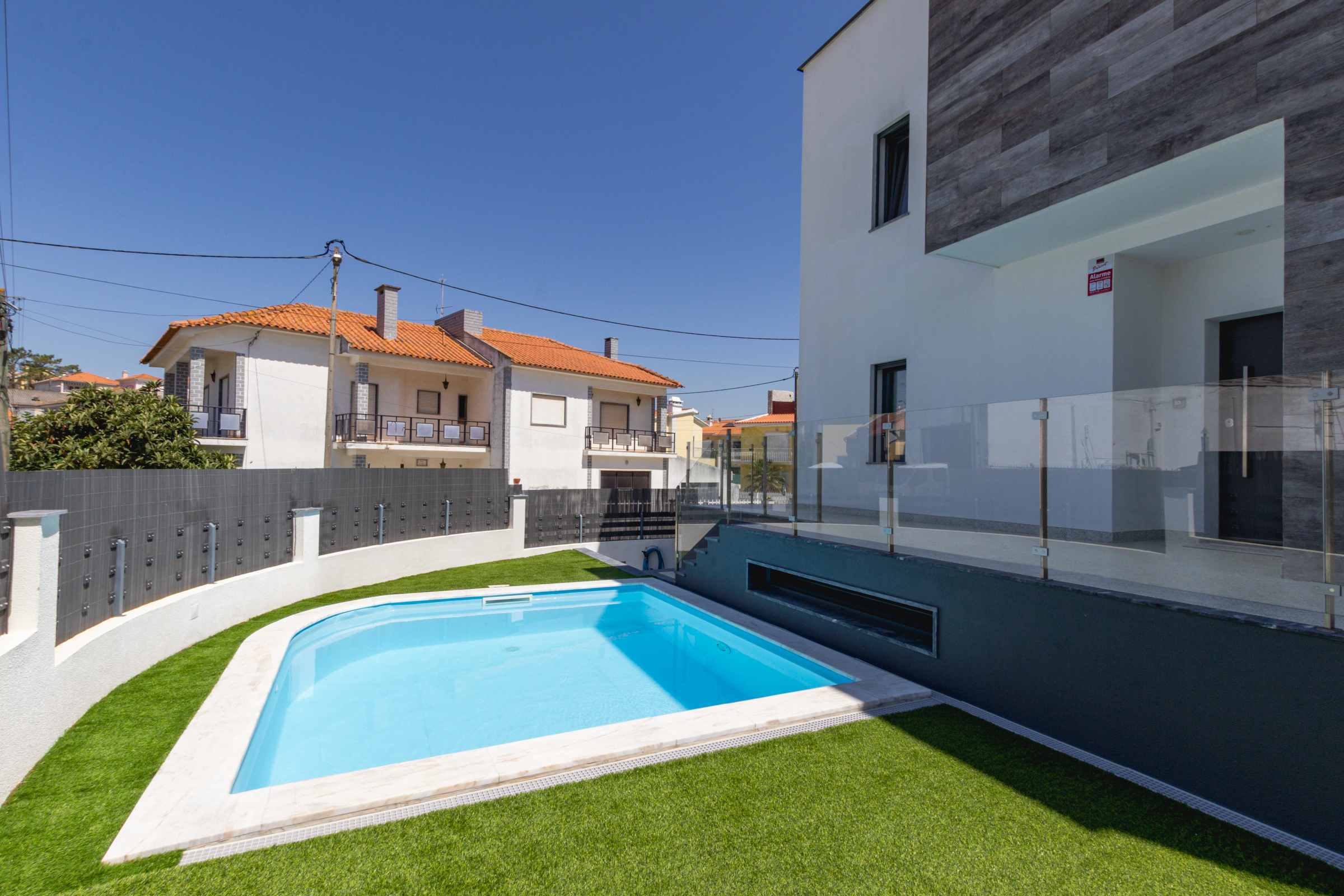 Moradia T4 para Venda com piscina |  Vale Fetal | Charneca de Caparica